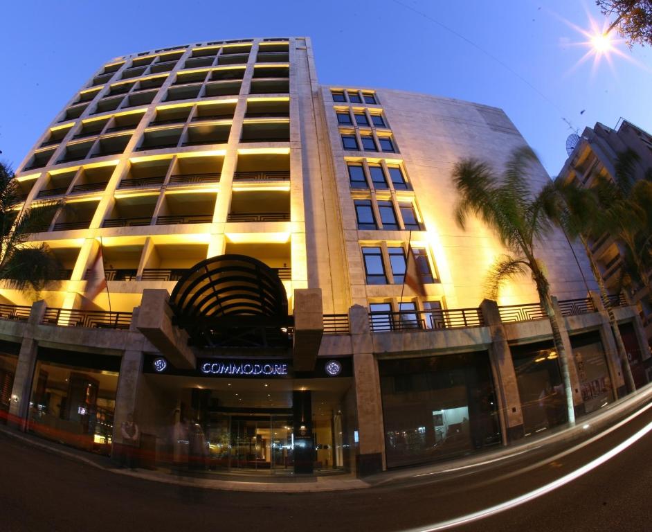 Le Commodore Hotel - main image
