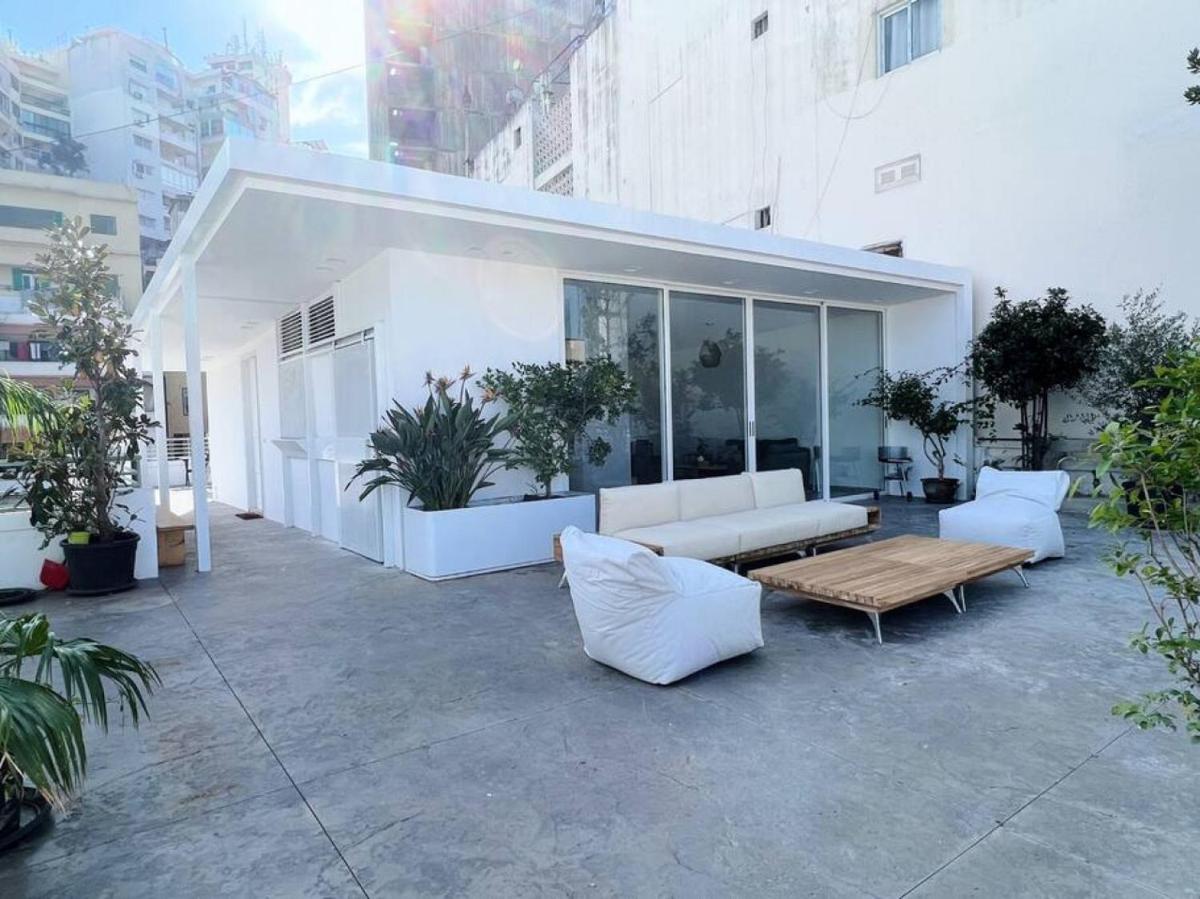 Dreamy 3BR Penthouse w a Super Terrace - image 3