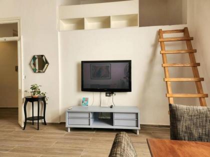 Spacious 2 Bedroom Apt In Mar Mikhael - image 8